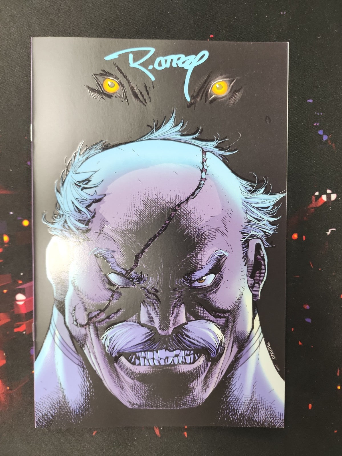 BATTLE BEAST #9 - GLOW IN THE DARK SDCC EXCLUSIVE Blood Signature RYAN OTTLEY!!!
