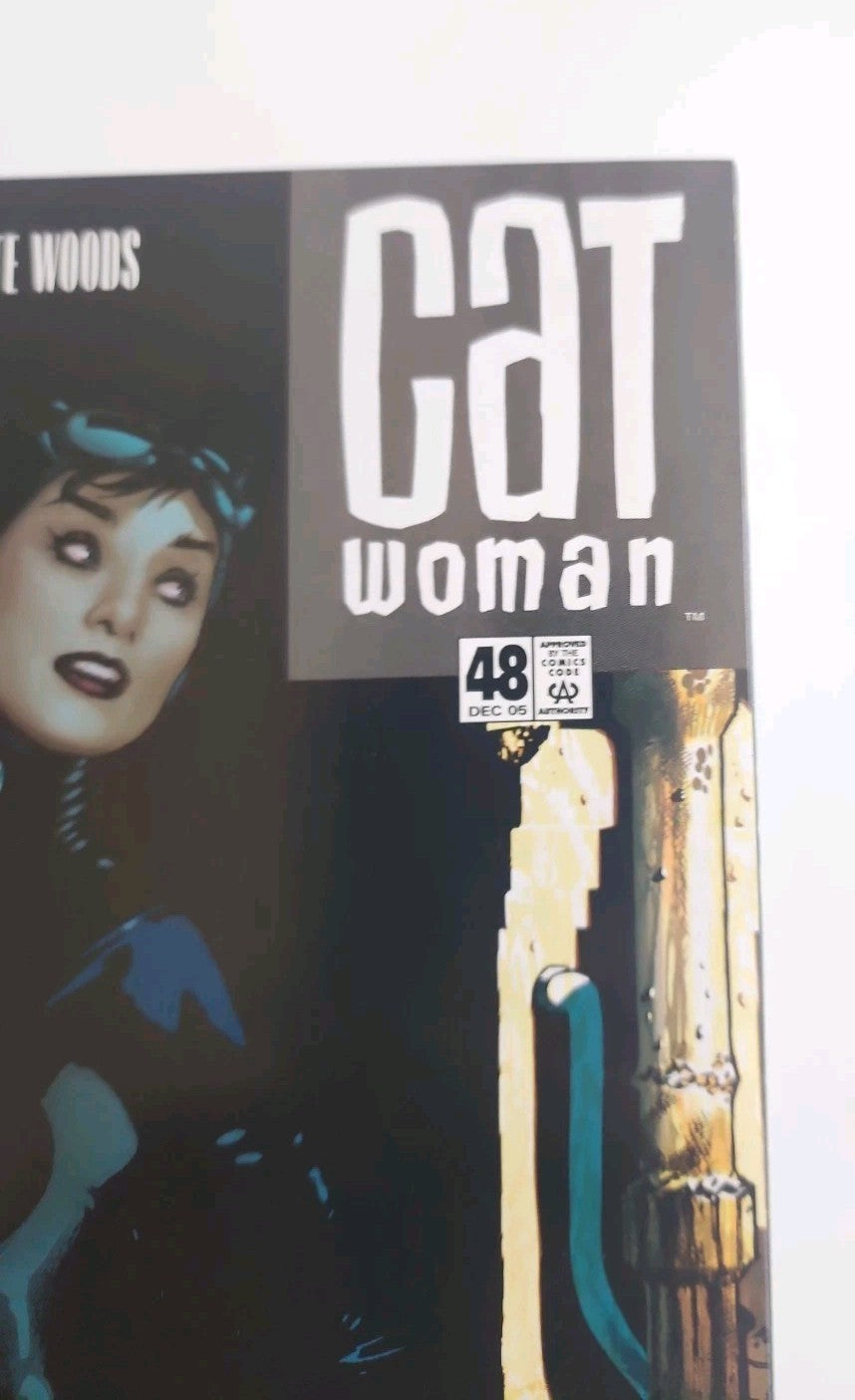 CATWOMAN #48 Adam Hughes cover DC Comics - 2005 Eb-2
