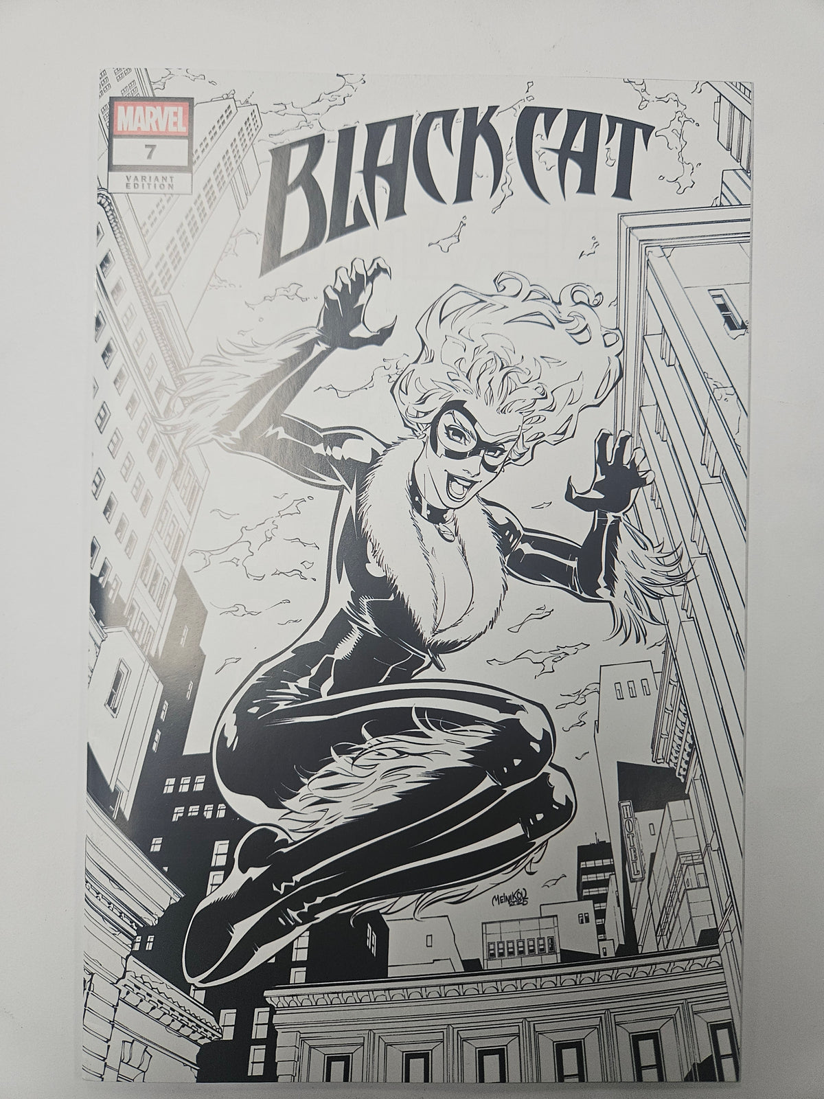 Black cat # 7 comics pro variant